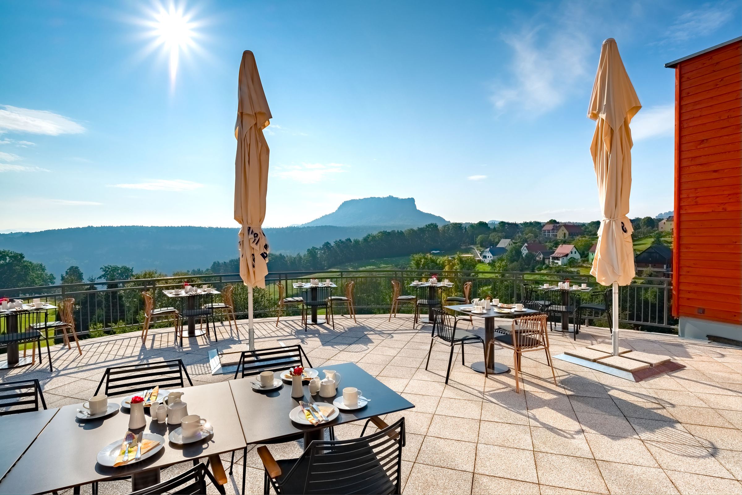 Panorama-Terrasse über dem Elbtal